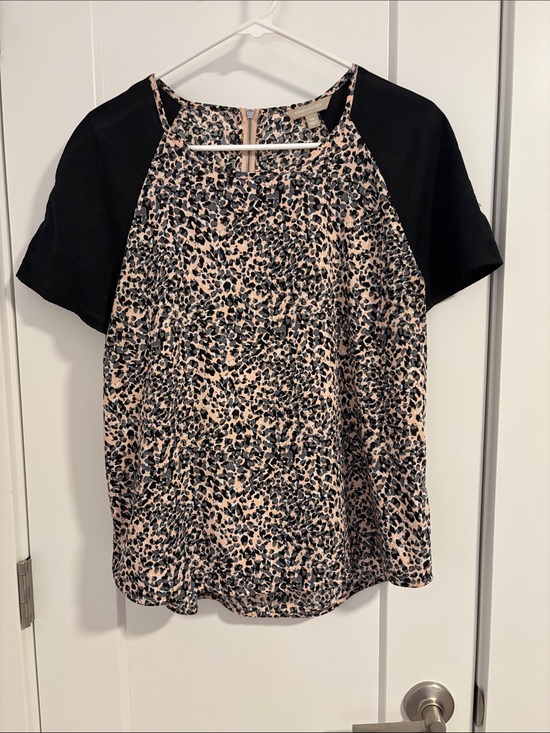 Banana Republic Tops - Banana Republic Pink and Black Leopard Raglan Sleeve Blouse, zipper back detail